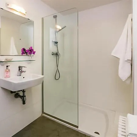 Beautiful In With Wifi And 3 Bedrooms *