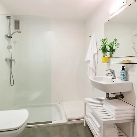 Beautiful In With Wifi And 3 Bedrooms Apartment *